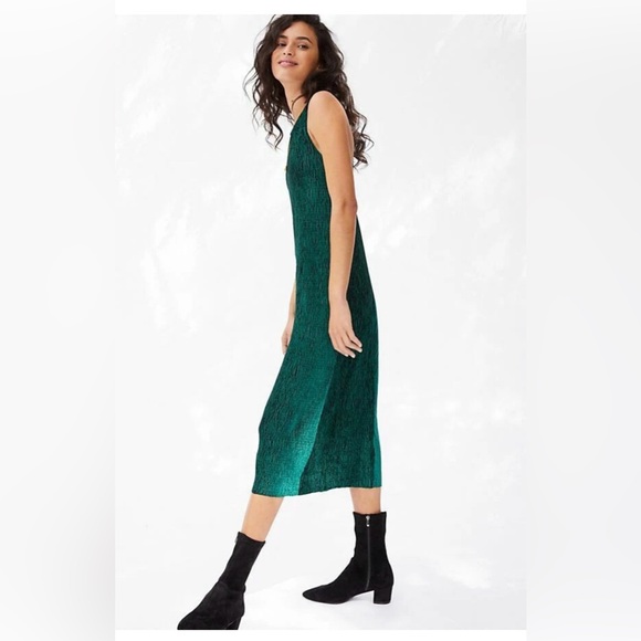 Anthropologie Maeve S NWT Twist Back Velvet Textured Midi Dress Emerald Green - Picture 3 of 5